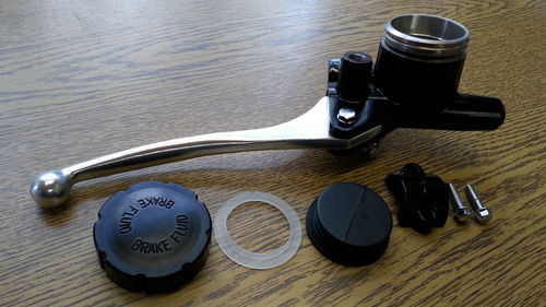 Bremspumpe 16mm (5/8") kpl. m. Behälter,Deckel+Griff für Kawasaki Doppelscheibe H1, H2, KH, Z1,Repro